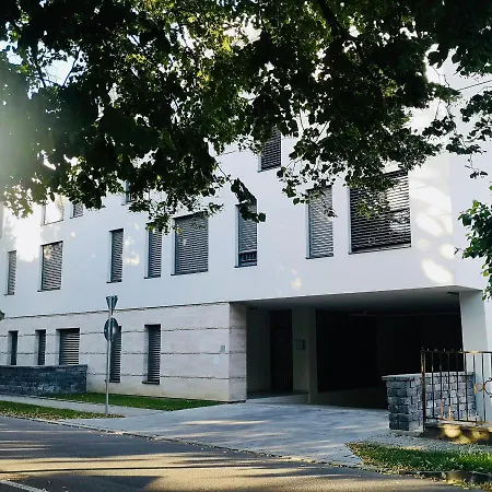 アパート Lilie In Mit Tiefgarage, New And Modern