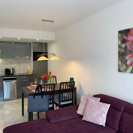 Lilie In Mit Tiefgarage, New And Modern Apartment