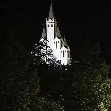 アパート Lilie In Mit Tiefgarage, New And Modern ヘーヴィーズ