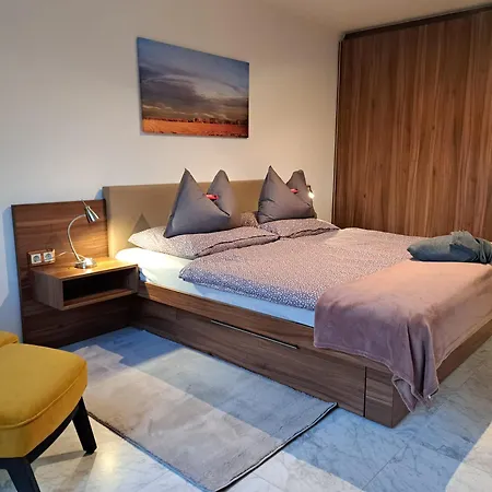 Lilie In Mit Tiefgarage, New And Modern * ヘーヴィーズ