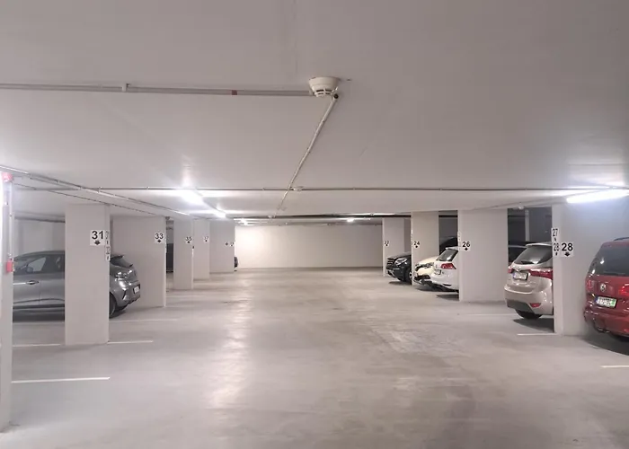 Lilie In Mit Tiefgarage, New And Modern *